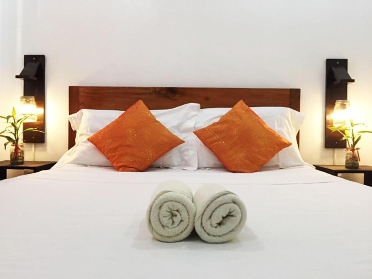 A&J Pension Puerto Princesa Екстер'єр фото