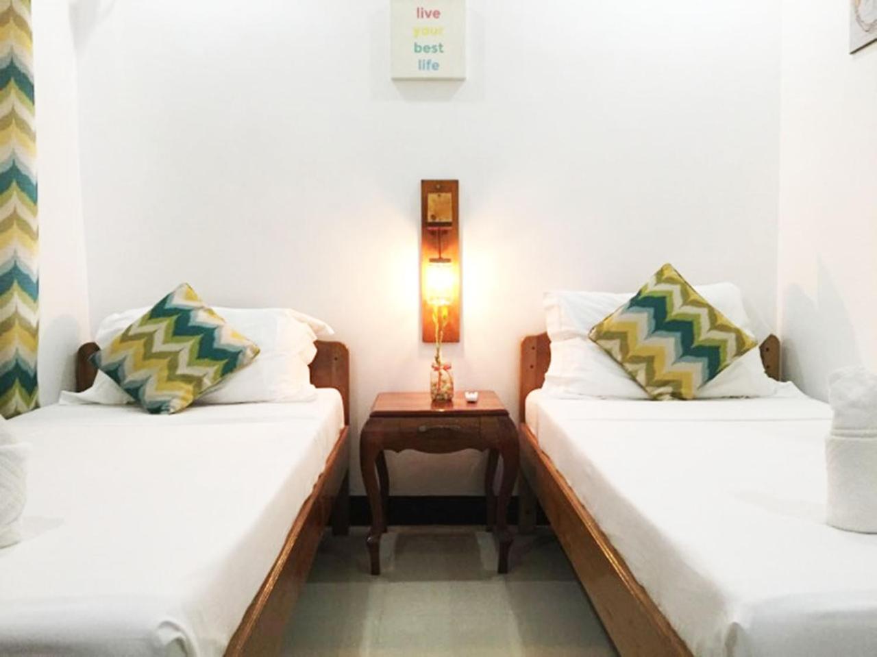 A&J Pension Puerto Princesa Екстер'єр фото