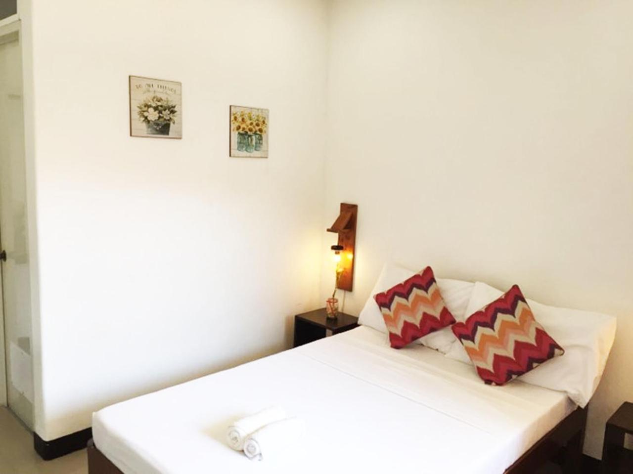 A&J Pension Puerto Princesa Екстер'єр фото